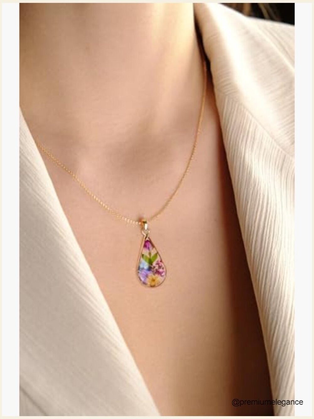 Gold Plated Pressed Flower Pendant Necklace for Women, Dried Real Flower - Picture 2 of 7